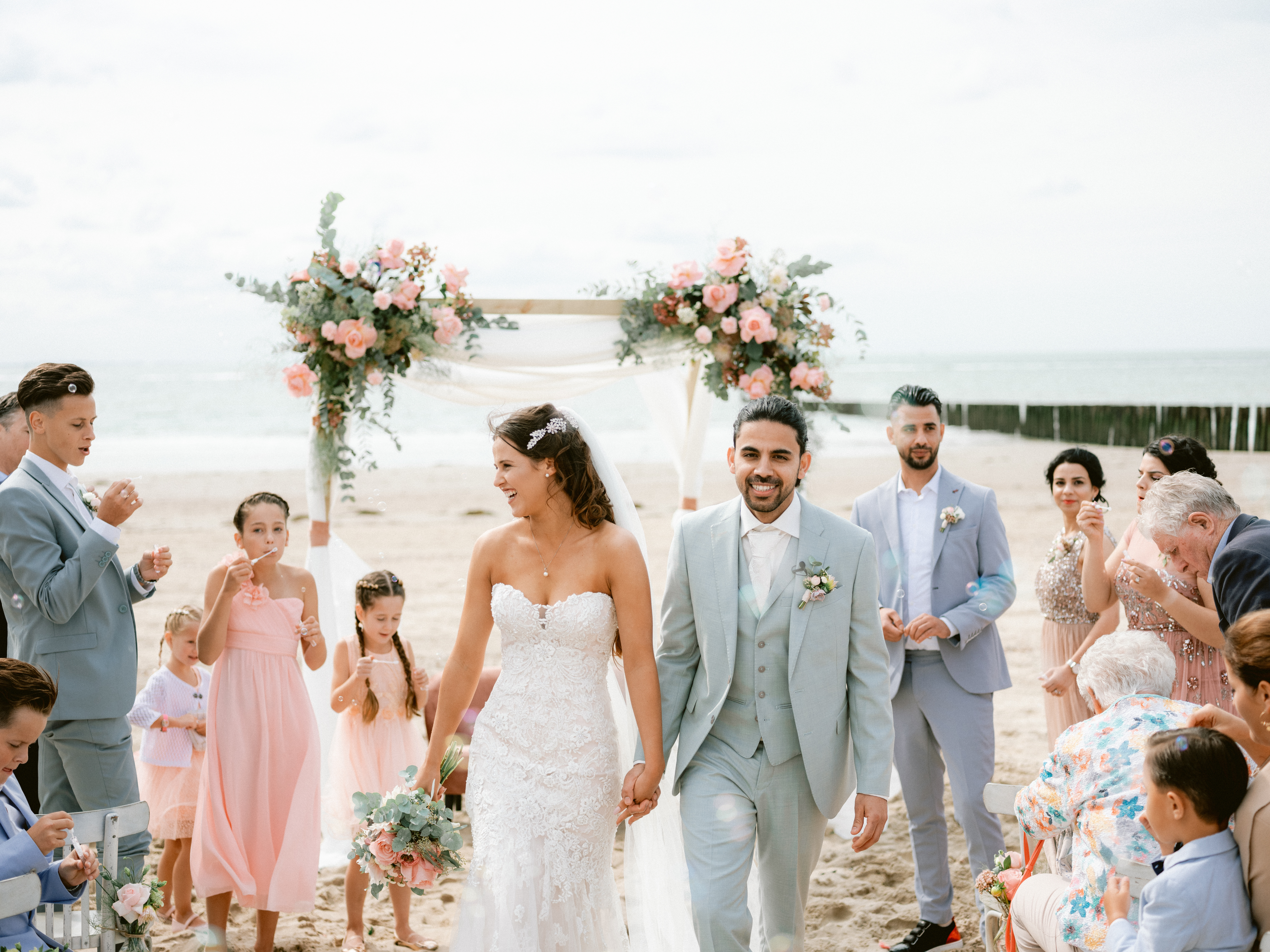 Real Wedding: Trouwen op het strand in Dishoek